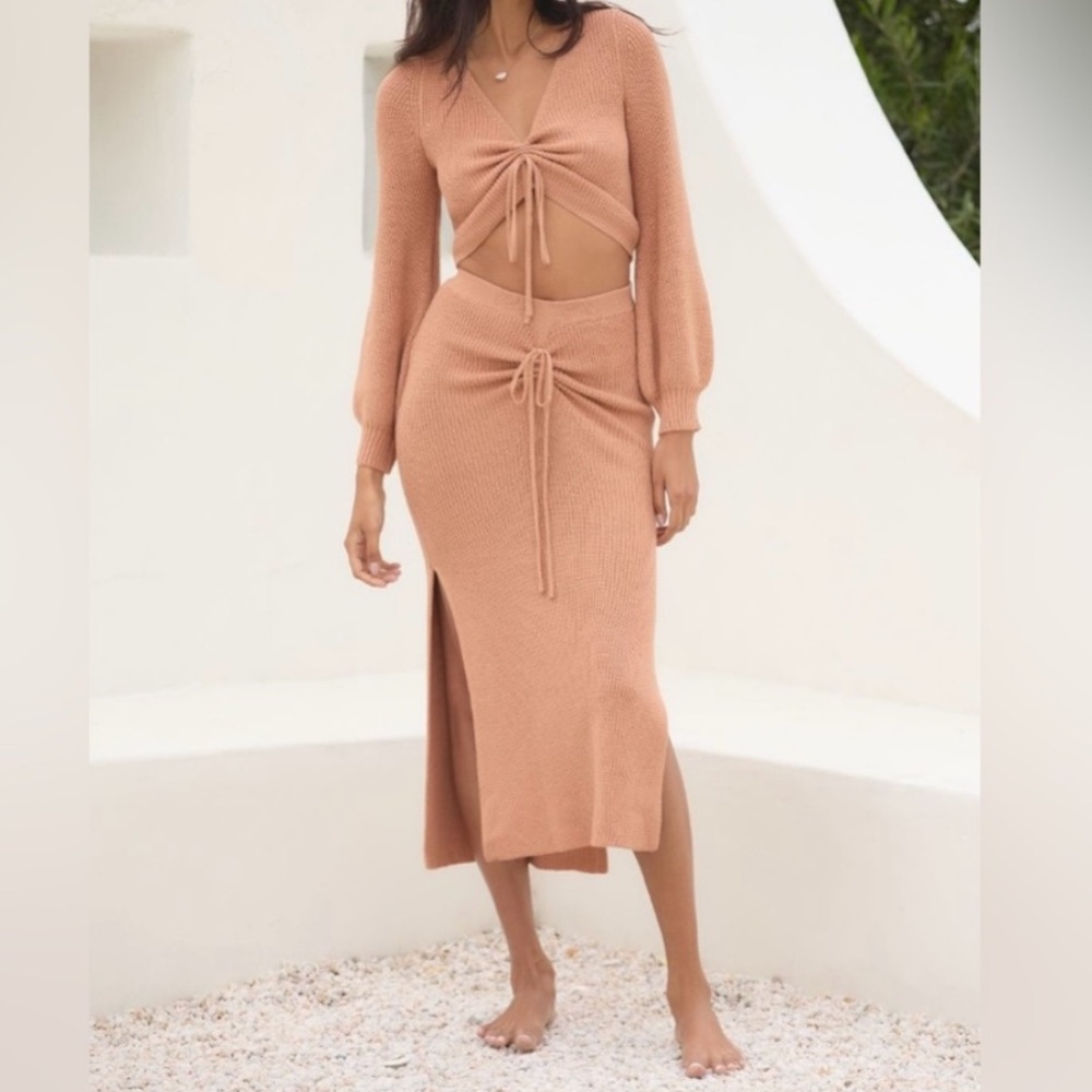 🟠NWT 2pc FLAT WHITE by ANTHROPOLOGIE Ruched Top and Skirt Set in Cedar
